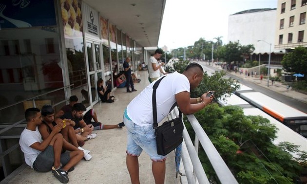 Cuba prueba internet móvil gratis por un día 