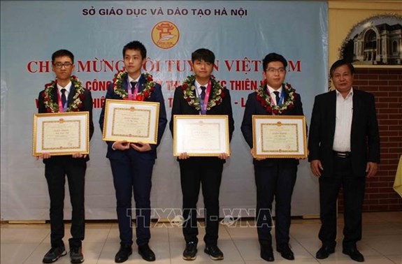 Hanói honra a estudiantes participantes en Olimpiada de Astronomía y Astrofísica 