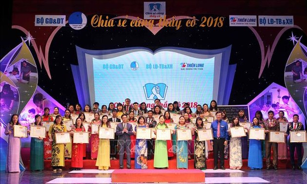 Honran a profesores vietnamitas dedicados a los niños discapacitados 