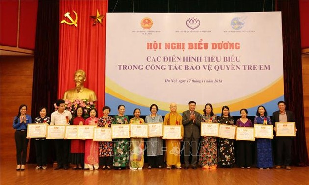 Vietnam por impulsar la protección de los derechos infantiles