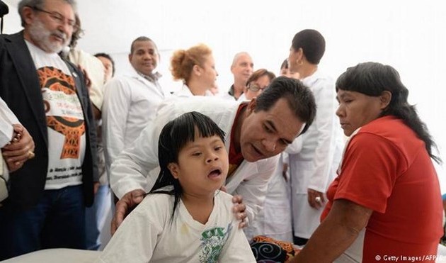 Cuba anuncia retirar a sus médicos de Brasil 