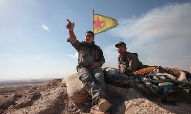 Siria: Milicianos kurdos se retiran de la ciudad de Manbij