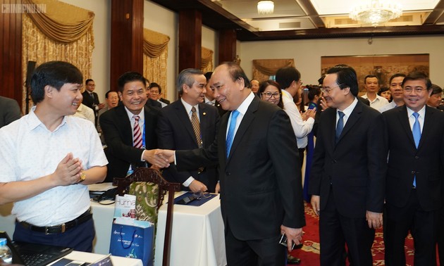 Premier vietnamita subraya la importancia de recursos humanos en turismo