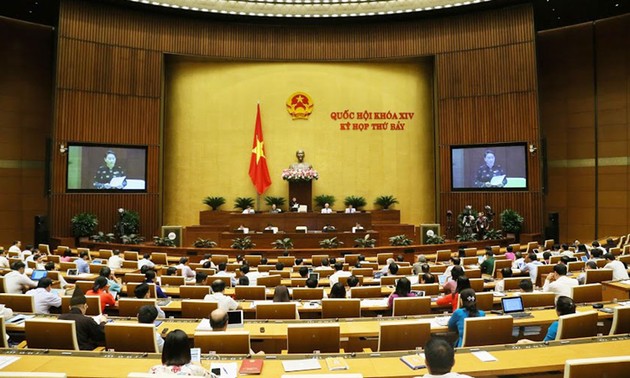 Diputados vietnamitas analizan leyes de Funcionarios y Empleados y de Trabajadores Públicos