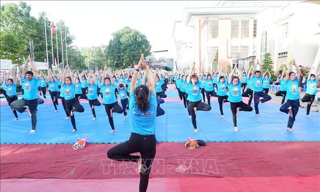 Vietnam responde al Día Internacional del Yoga