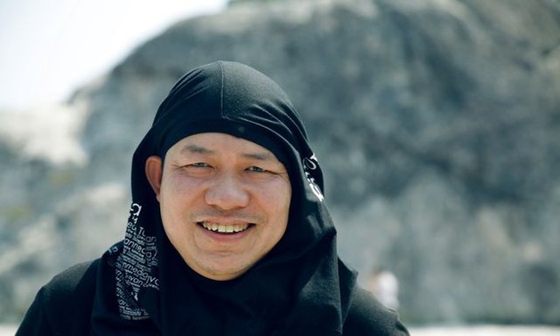 Luong Dinh Dung, director con pasión cinematográfica