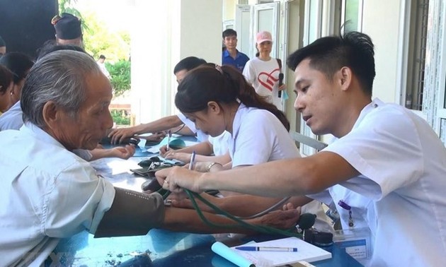 Estados Unidos ayuda a los discapacitados y pobres en Thua Thien Hue