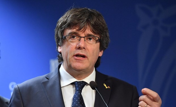 España emite nueva orden de detención internacional contra el expresidente catalán