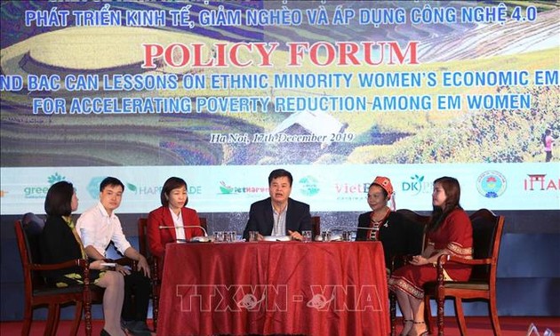 Vietnam ayuda a mujeres étnicas a salir de la pobreza en la era tecnológica