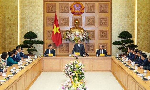 Premier vietnamita exalta méritos de empresarios jóvenes