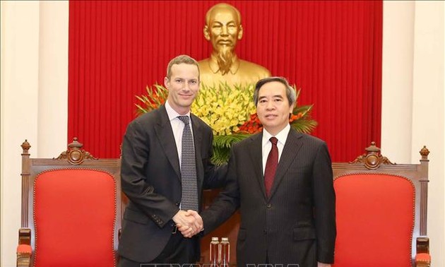 Estados Unidos comprometido a fomentar oportunidades de inversión en sector privado de Vietnam