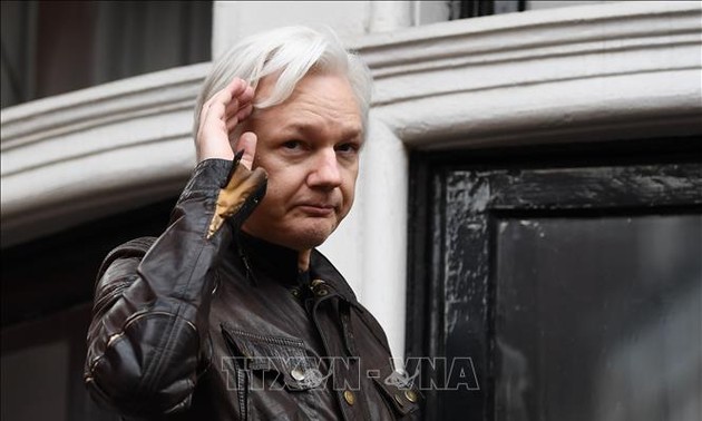 Fundador de WikiLeaks comparece ante un tribunal británico