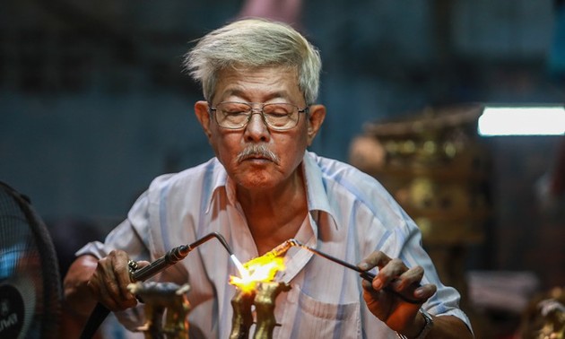 Aldeas artesanales vietnamitas avanzan gracias al comercio electrónico