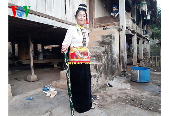 Lo Thi Pho, empeñada en preservar peculiaridades artísticas de su etnia