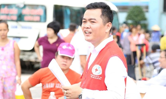 Médico joven sigue el ejemplo moral del presidente Ho Chi Minh