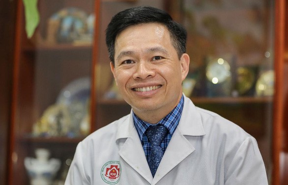 Nguyen The Hoang, médico que marca nueva huella del sector sanitario vietnamita en el mapa mundial