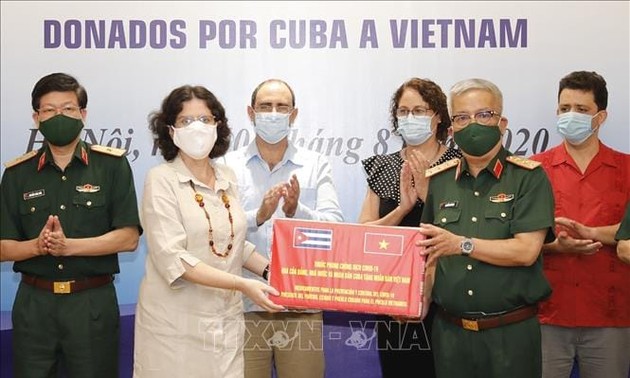 Vietnam recibe medicamentos donados por Cuba para el control del nuevo coronavirus