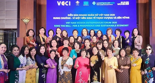 Intensifican empoderamiento de la mujer por el desarrollo sostenible de la economía vietnamita