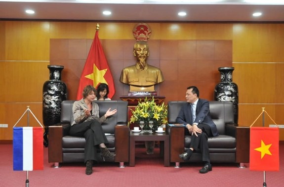 Vietnam y Países Bajos decididos a estrechar la cooperación en diversas esferas