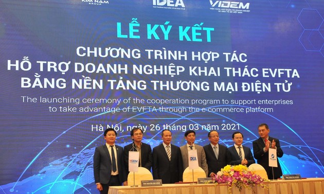 Ofrecen apoyo a las empresas vietnamitas para el desarrollo del comercio electrónico