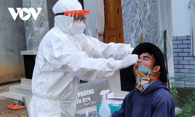 Vietnam sigue reforzando las medidas preventivas para superar la cuarta ola de la pandemia del covid-19