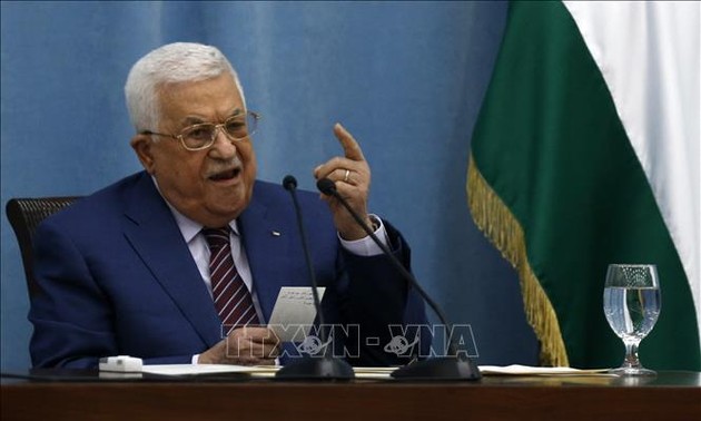 El presidente palestino discute el proceso de paz con Israel