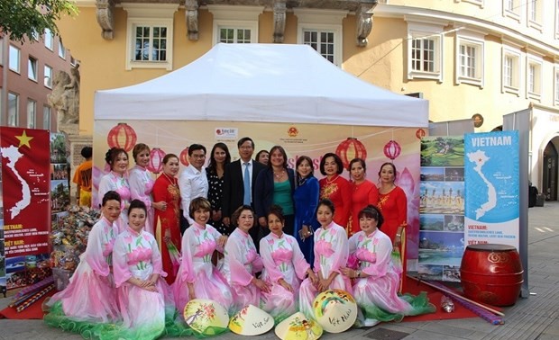 Marca vietnamita en el festival multicultural en Alemania