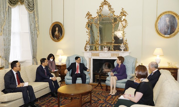 Primer ministro vietnamita reitera el deseo de fortalecer la cooperación con el Reino Unido y sus regiones