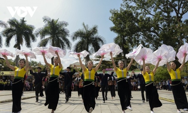 La danza Xoe de los Thai