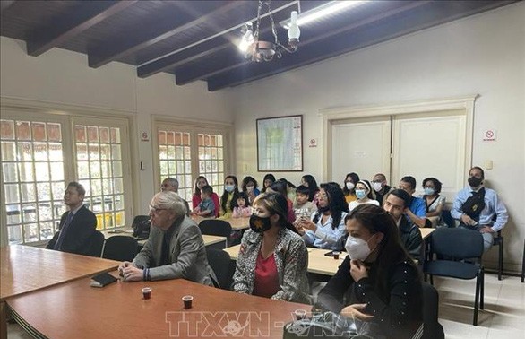Inauguración del curso gratuito del idioma vietnamita en Venezuela