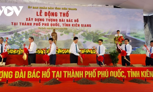 Construcción de monumento en homenaje al presidente Ho Chi Minh en la isla de Phu Quoc