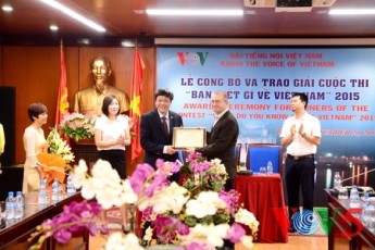 VOV、ベトナムに関するクイズコンクールの授賞式を