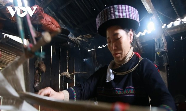 青モン族 伝統文化の保存に取り組む