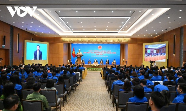 チン首相：「青年はDX事業において先駆的な役割をはたすべきだ」