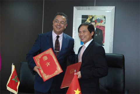 Memperkuat  hubungan kerjasama Vietnam-Maroko.