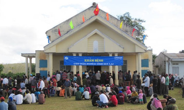 Kaum miskin  di provinsi Gia Lai  telah bisa  berobat secara gratis.