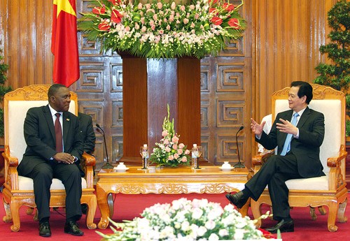 PM Vietnam Nguyen Tan Dung menerima Menteri Dalam Negeri Mozambik