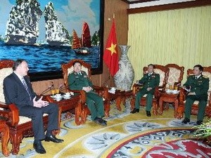 Jenderal Phung Quang Thanh, Menhan menerima Duta Besar Luar Biasa dan Berkuasa Penuh Republik Slovakia