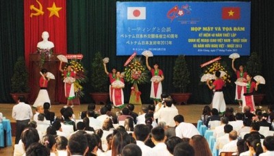  40 tahun penggalangan hubungan diplomatik Vietnam-Jepang.