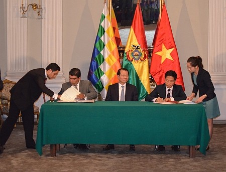 Vietnam dan Bolivia  mengeratkan hubungan  kejasama komprehensif.