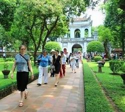 Vietnam memberikan bebas visa terhadap warga negara dari beberapa negara.