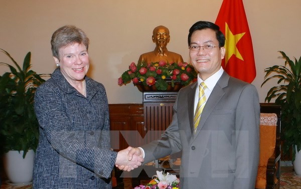 Vietnam dan AS memperkuat  kerjasama di bidang pembersihan bom dan ranjau