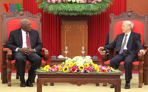 Pemimpin senior Partai dan Negara Vietnam menerima delegasi tingkat tinggi Partai Komunis Kuba