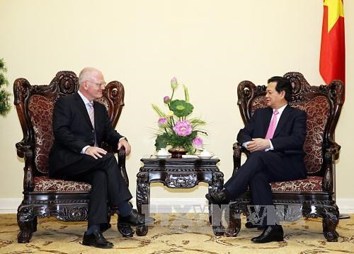 PM Vietnam Nguyen Tan Dung secara terpisah menerima  Duta Besar,  Kepala Perwakilan Uni Eropa di Vietnam dan Duta Besar Hungaria.
