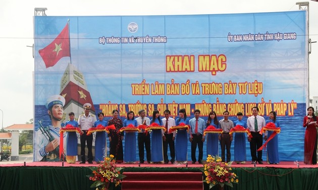 Pameran: “Hoang Sa dan Truong Sa wilayah Vietnam: Bukti-bukti sejarah dan dasar hukum”  diadakan di provinsi Hau Giang