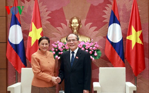 Ketua MN Vietnam Nguyen Sinh Hung menerima Ketua Parleman Laos dan Ketua Parlemen Kamboja.