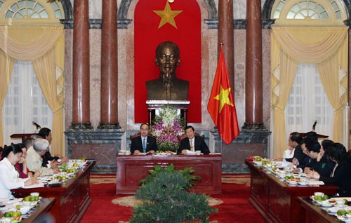 Memperkuat koordinasi pekerjaan antara Presiden Negara dan Presidium Pengurus Besar Front Tanah Air Vietnam