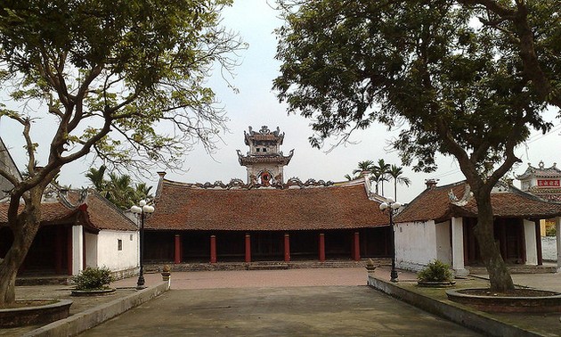  Kompleks situs peninggalan sejarah dan  budaya yang unik di kabupaten Hai Hau, provinsi Nam Dinh