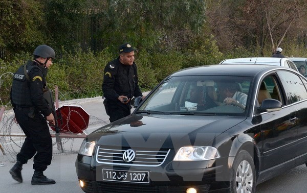 Tunisia menangkap dan mengawasi 800 anasir teroris yang pulang kembali ke Tanah Air
