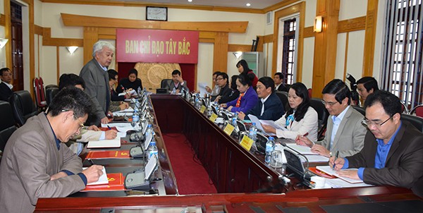 Komisi Kebudayaan, Pendidikan, Pemuda dan Anak-Anak dari MN Vietnam mengadakan temu kerja dengan Badan Pengarahan Daerah Tay Bac